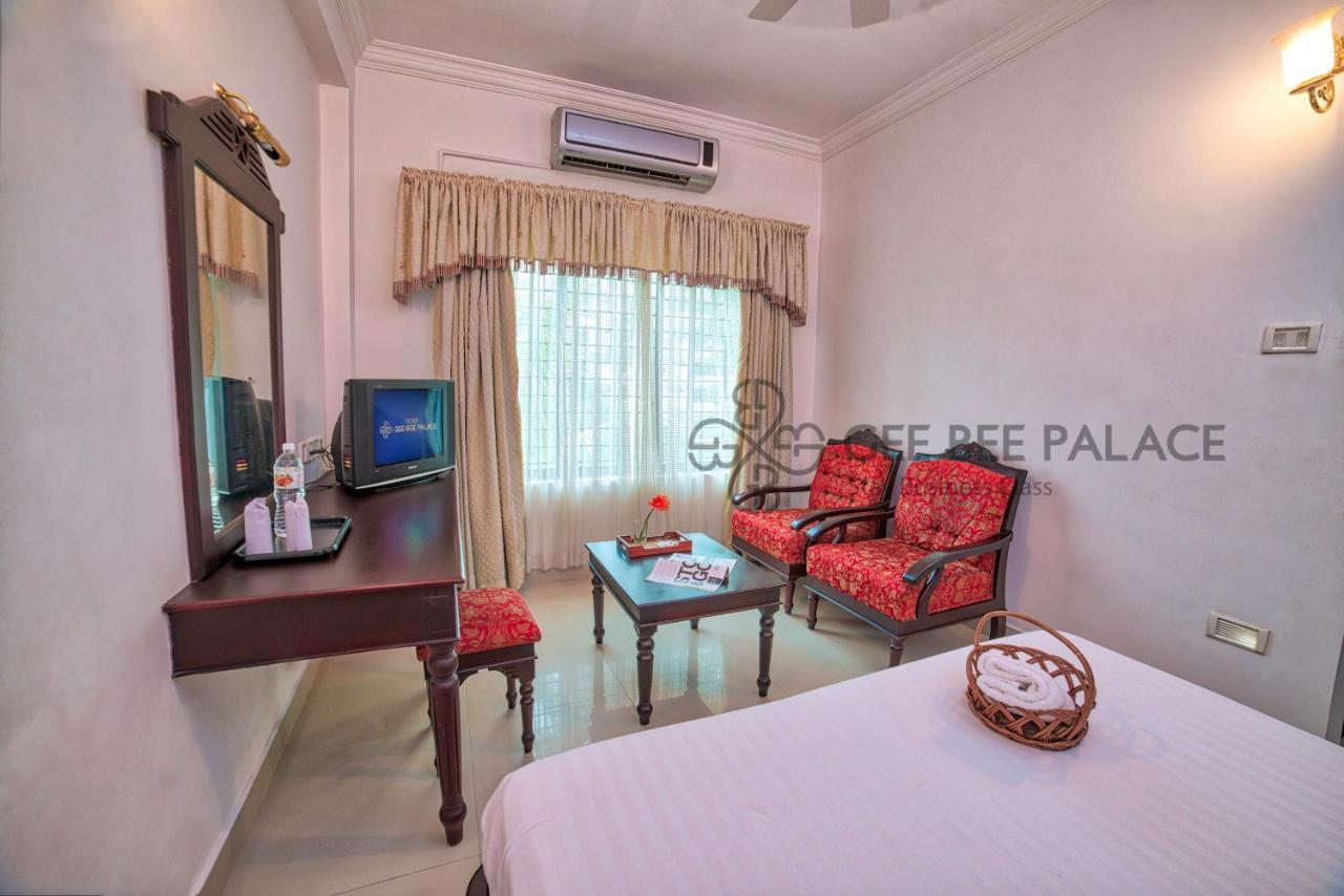 Gee Bee Palace Angamali Exterior foto