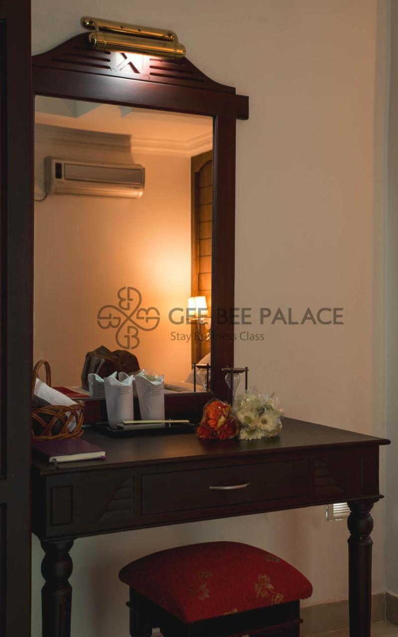 Gee Bee Palace Angamali Exterior foto